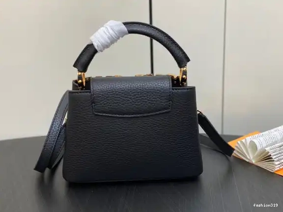 CAPUCINES VUITTON LOUIS BB 0422